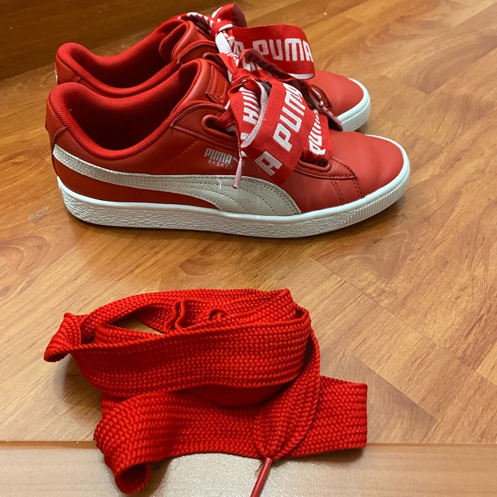 PUMA basket Heart DE women’s Red Leather Lace Up Trainers